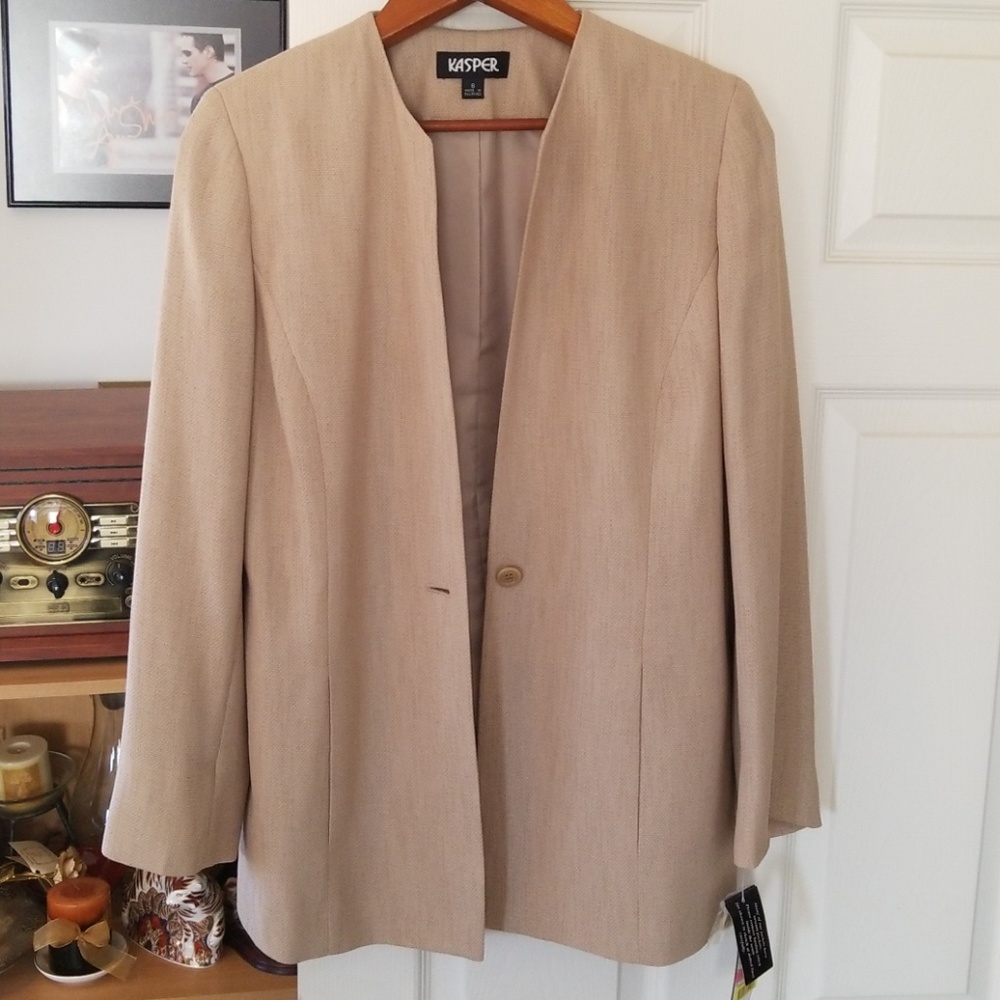 Beautiful lightweight  Kasper jacket